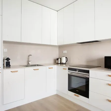 דירה Blueground 7 Furnished With Balcony Prg-1 *